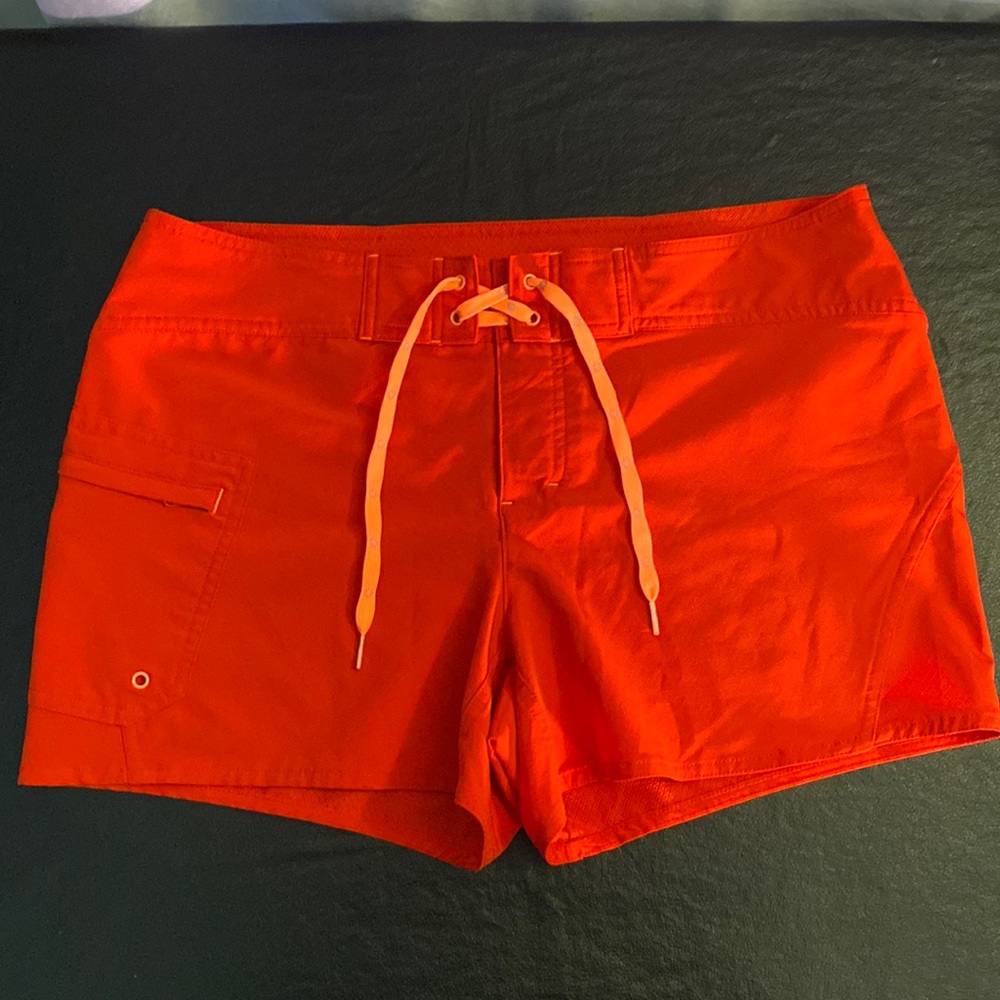 Womens Athleta size 2XL red shorts